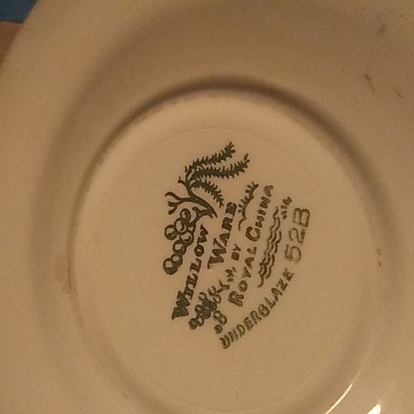 Willowware saucer plate by royal china red - Picture 4 of 4